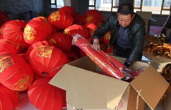 Sau khi hoàn thành, chúng sẽ được đóng gói cẩn thận trước khi phân phối tới người tiêu dùng.