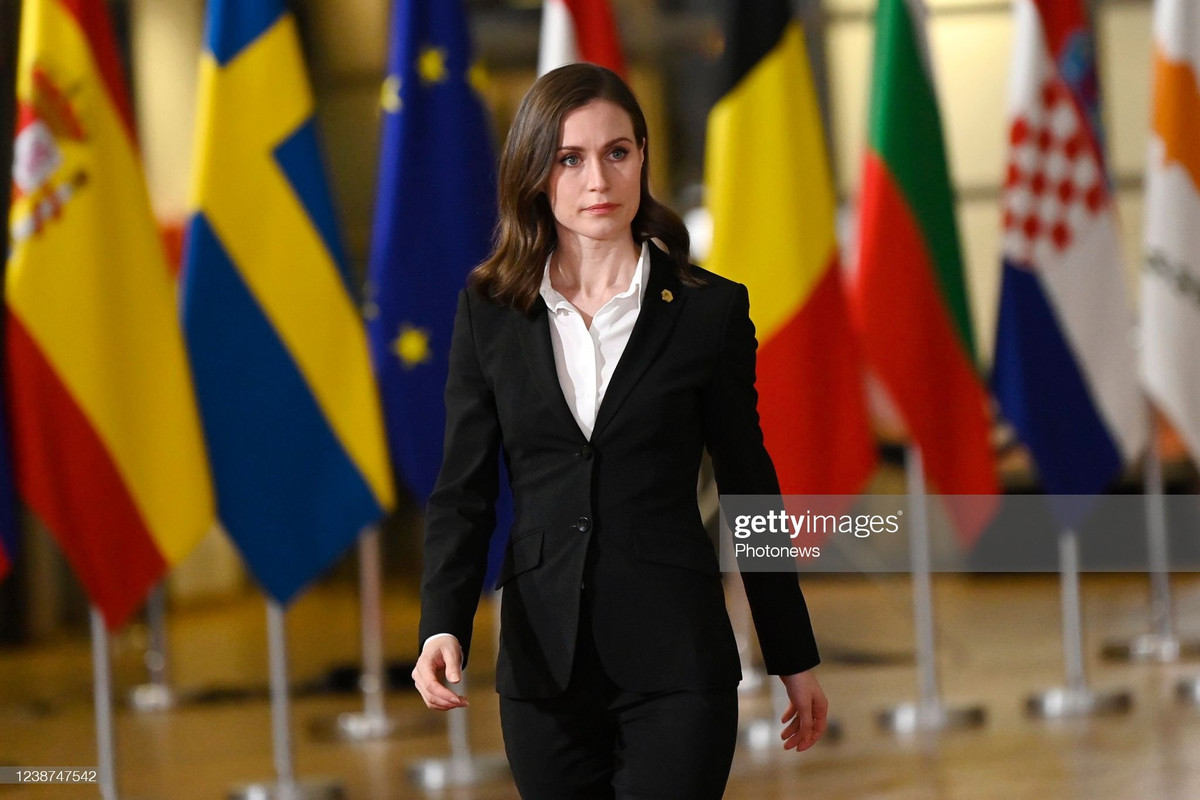 Ở tuổi ở tuổi 30, bà được bầu vào Nghị viện Phần Lan với tư cách như một nghị sĩ.