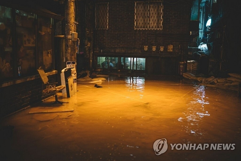 Đồng thời dần loại bỏ số lượng đang tồn tại.