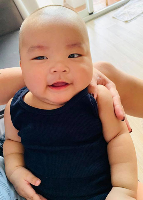 Sắp tròn 4 tháng tuổi, bé Koi trông bụ bẫm, đáng yêu.