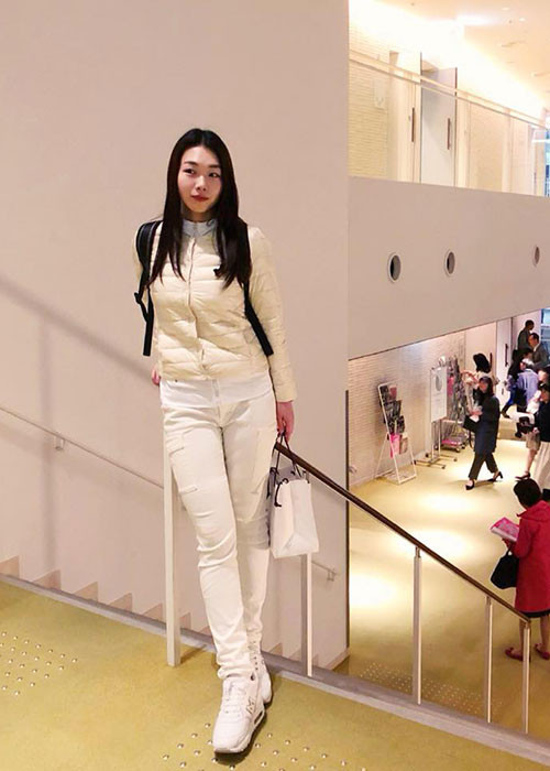 Bị chê kém sắc nhưng Kanako Date rất tài năng.