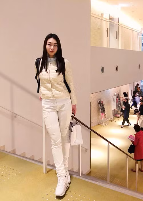 Bị chê kém sắc nhưng Kanako Date rất tài năng.