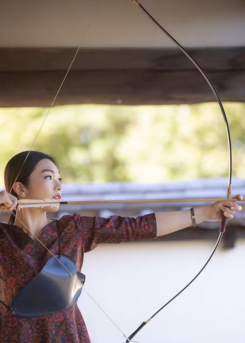 Ngoài hát opera, Kanako còn biết bắn cung, cưỡi ngựa, bơi lội, trượt tuyết, làm thơ, chơi nhạc cụ dân tộc.