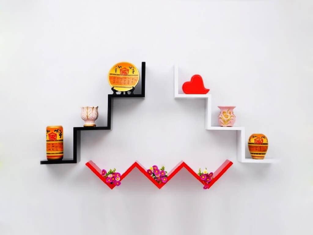 6. Kệ gỗ hình chữ W: Một điểm nhấn vô cùng ấn tượng cho phòng khách chính là mẫu kệ gỗ hình chữ W đầy sáng tạo. Cũng như mẫu kệ chữ thăng, mẫu W sẽ khiến những ai lần đầu bước vào nhà bạn đều phải ồ lên.