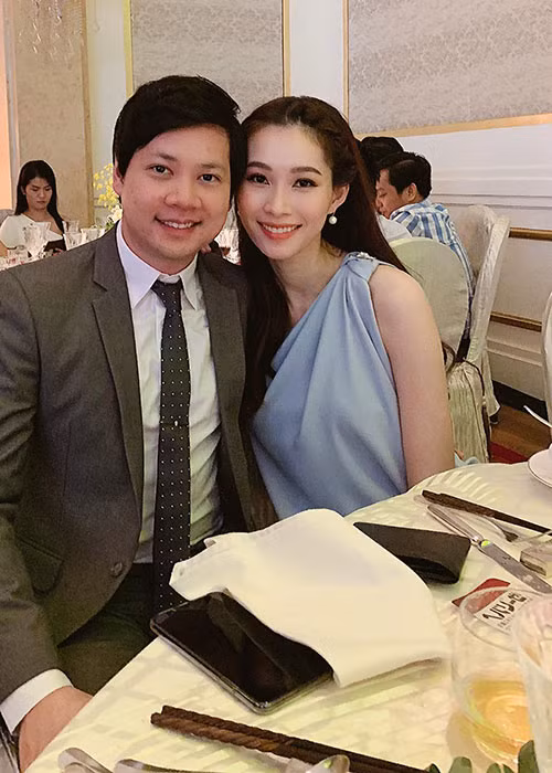 Người đẹp và ông xã vẫn thường xuyên hẹn hò riêng tư để hâm nóng tình cảm vợ chồng.