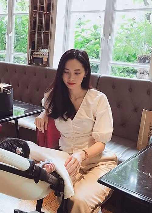 5 năm trước, người đẹp vốn ao ước có một cô con gái. Không ngờ, điều ước đó đã trở thành sự thật.