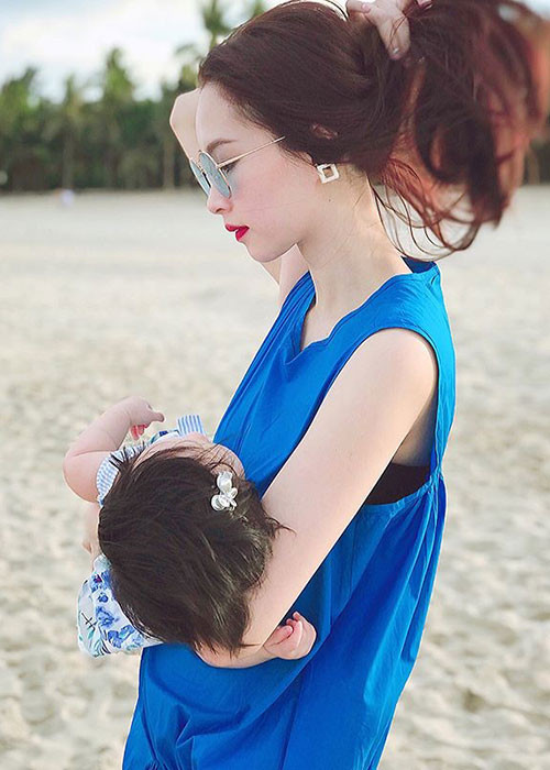 Thu Thảo tâm sự được làm mẹ là điều tuyệt với nhất thế giới.