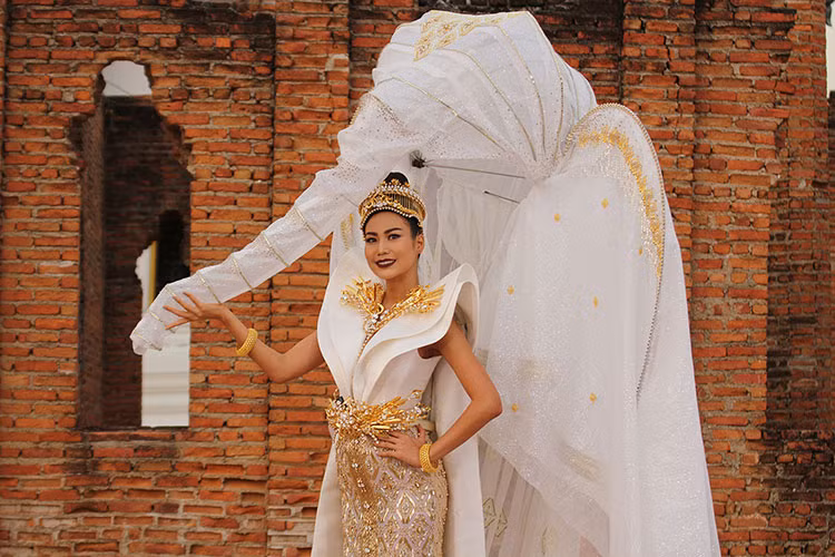 Đại diện nước chủ nhà Thái Lan lại mang đến cuộc thi thiết kế được lấy cảm hứng từ loài voi.