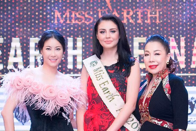 Thoải mái chia sẻ công việc nhưng NTK Linh San khá kín tiếng về đời tư.