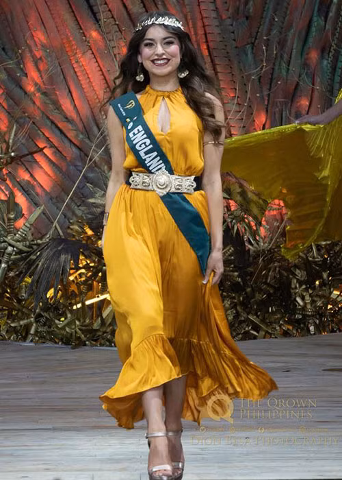 Hình ảnh đại diện Anh trong chung kết Hoa hậu Trái đất 2018.