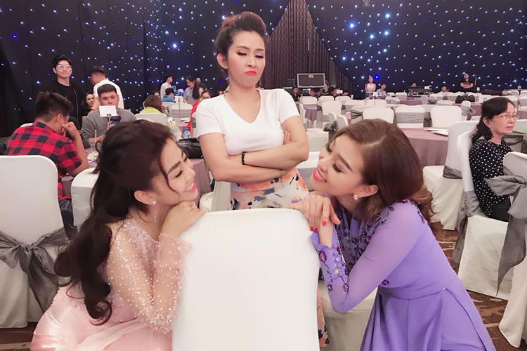 Nữ diễn viên trấn an mọi người tình hình bệnh tình vẫn ổn, đồng thời khẳng định hiện vẫn ưu tiên dưỡng bệnh.