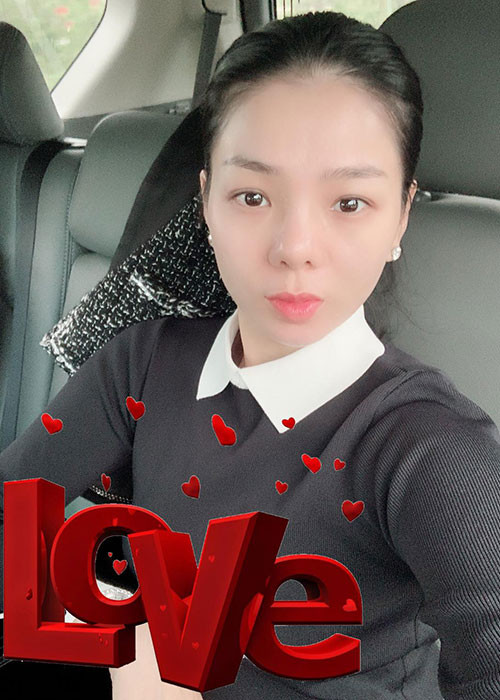 "Giờ ngắm mình trong gương, tôi thấy thoải mái, trẻ trung. Sau này, tôi chẳng phải lo trong người có đồ giả nữa", Lệ Quyên chia sẻ.