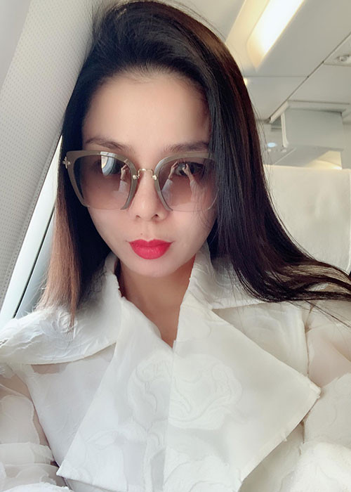 Lệ Quyên vẫn liên tục chạy show sau ca phẫu thuật tháo sụn mũi.