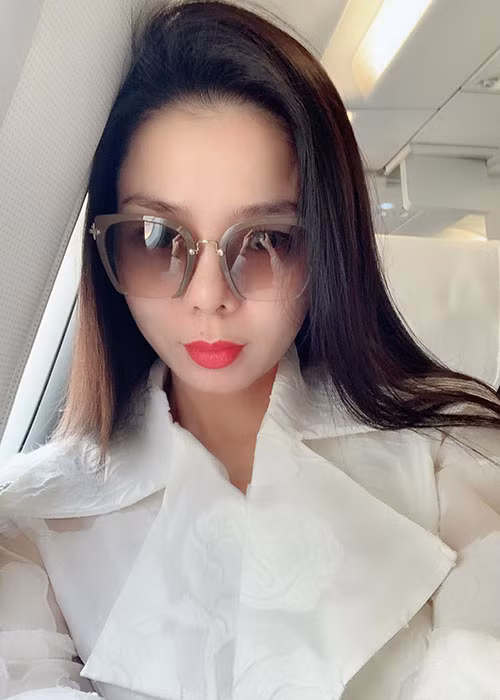 Lệ Quyên vẫn liên tục chạy show sau ca phẫu thuật tháo sụn mũi.