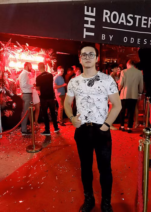 Ban trai tin don nhu soai ca cua Huong Tram khien fan phat sot-Hinh-2