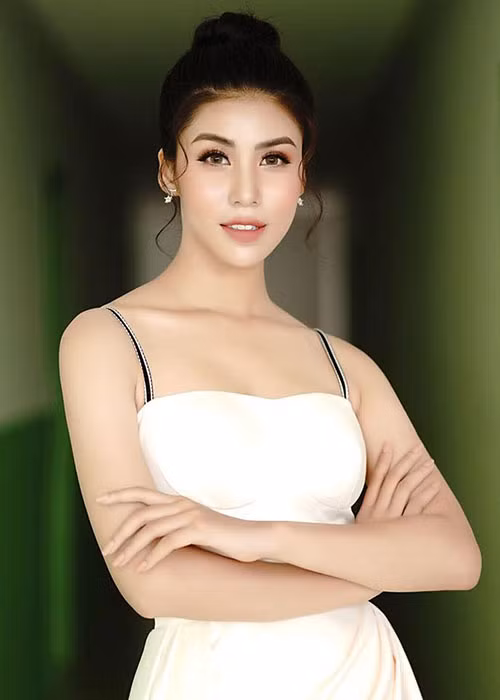 Giống như tân Hoa hậu Trái đất Phương Khánh, Ngọc Huyền chinh chiến cuộc thi quốc tế sau khi rời Hoa hậu Biển Việt Nam toàn cầu 2018.