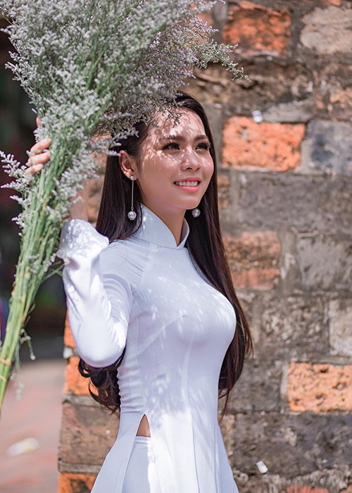 Người đẹp sinh năm 1999 khẳng định cô đủ điều kiện đăng quang.