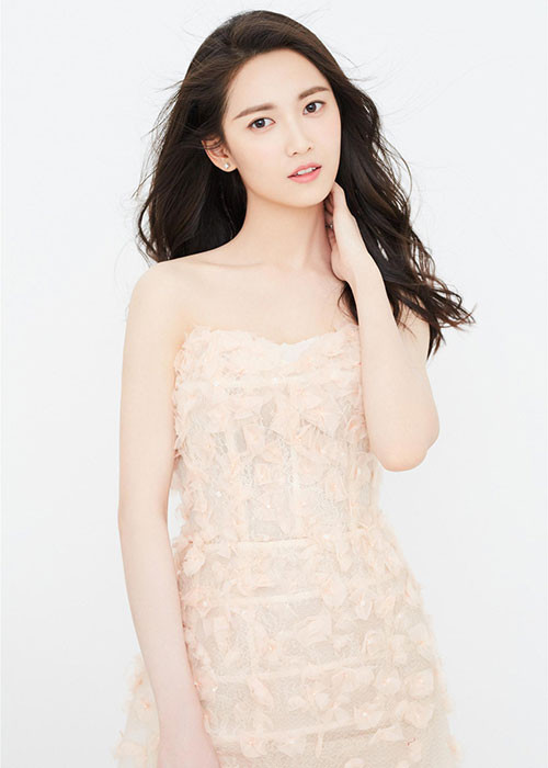 Trần Ngọc Kỳ chiếm được thiện cảm của nhiều khán giả bởi vẻ đẹp trong sáng, thánh thiện và nữ tính.