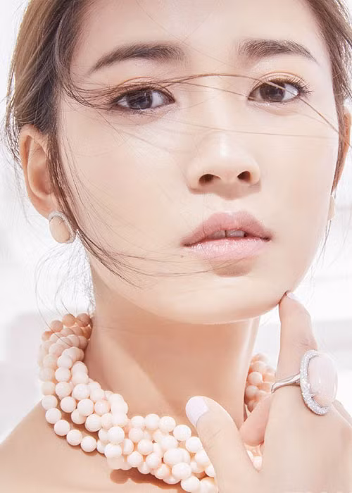 Ngoài nhan sắc, diễn xuất của Trần Ngọc Kỳ cũng gây ấn tượng. Cô được nhận xét có lối diễn xuất đậm nét hồn nhiên.