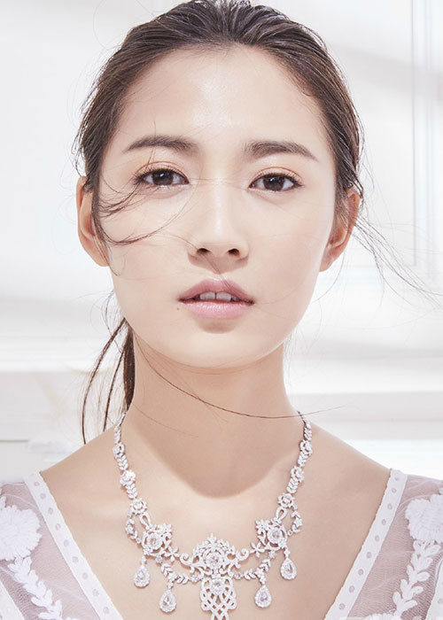 Sau khi đầu quân cho công ty của Đường Yên, Ngọc Kỳ mới bắt đầu được chú ý.