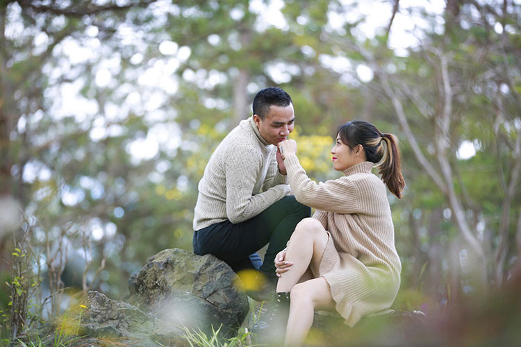 Hoàng Linh cũng thường xuyên nhận những món quà từ ông xã như chiếc xe hơi hồi tháng 8.