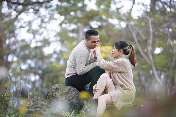 Hoàng Linh cũng thường xuyên nhận những món quà từ ông xã như chiếc xe hơi hồi tháng 8.