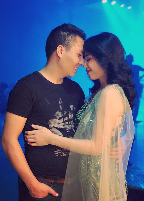 Từ khi bắt đầu công khai chuyện tình cảm với Mạnh Hùng, MC Hoàng Linh nhận được sự ủng hộ của đồng nghiệp, khán giả.