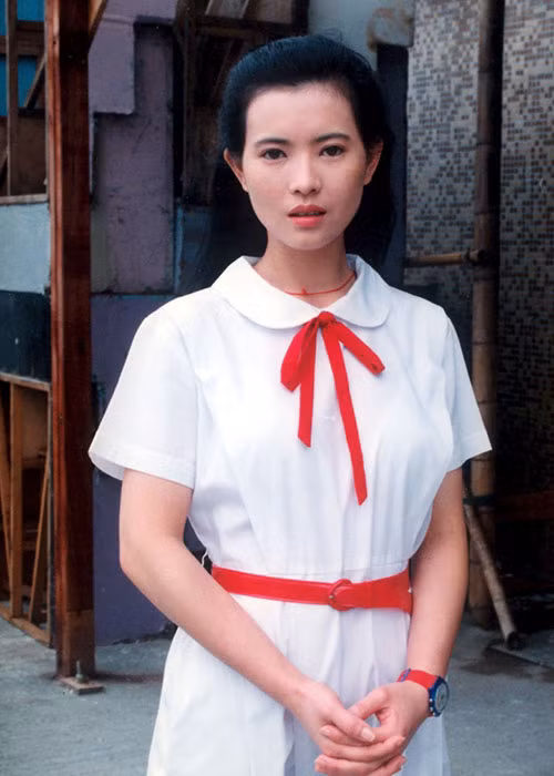 Bố mẹ qua đời cũng là cú sốc đối với Lam Khiết Anh.