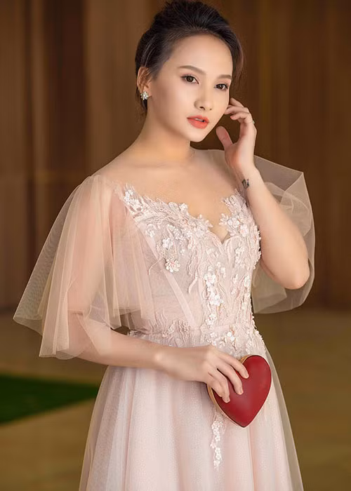 Trở thành tâm điểm của dư luận, Bảo Thanh cho biết sẽ trả lời những thắc mắc của dư luận khi tới thời điểm phù hợp nhất. Mãi đến đầu năm 2018, trong cuộc phỏng vấn trên Trí thức trẻ, Bảo Thanh lần đầu chia sẻ về lùm xùm với Việt Anh.