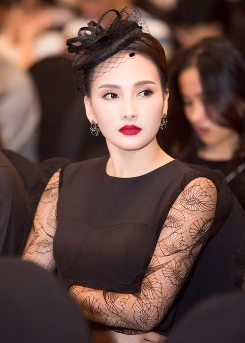 Trả lời PV Kiến Thức, Bảo Thanh cho hay, cô chưa nhận được thông tin bị doanh nghiệp tố bùng tiền. Nữ diễn viên sẽ để luật sư của mình xử lý sự việc sau đó sẽ có thông cáo tới báo chí. Đây không phải lần đầu Bảo Thanh vướng lùm xùm.