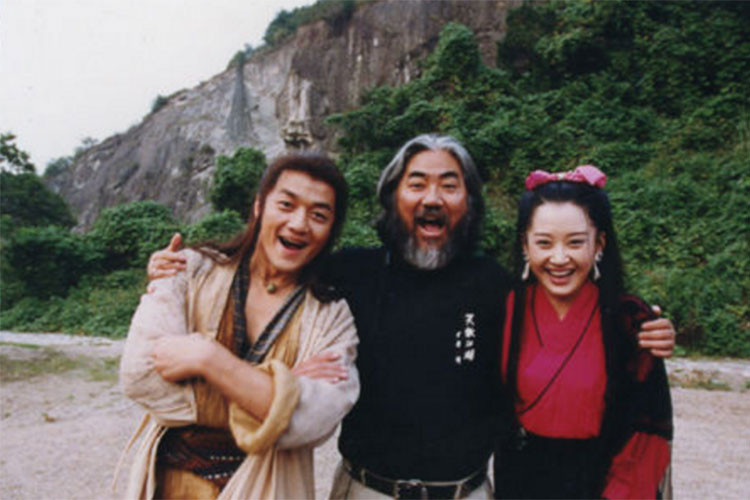 "Tiếu ngạo giang hồ" là cuốn tiểu thuyết của Kim Dung đầu tiên mà Trương Kỷ Trung chuyển thể. Phim lên sóng năm 2001 và lập tức gây tiếng vang. Ảnh: Sina