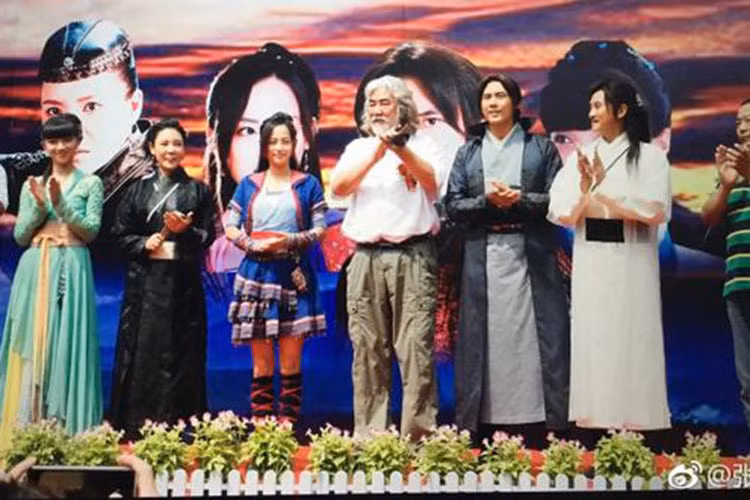 Năm 2014, Trương Kỷ Trung sản xuất bộ phim thứ 8 chuyển thể từ tiểu thuyết của Kim Dung. Ảnh: Weibo