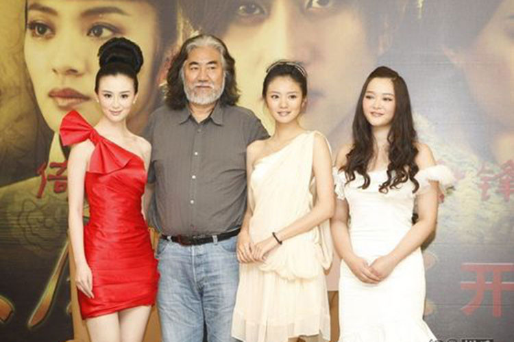 Trương Kỷ Trung còn chuyển thể tiểu thuyết "Ỷ thiên đồ long ký". Phim ra mắt năm 2009.