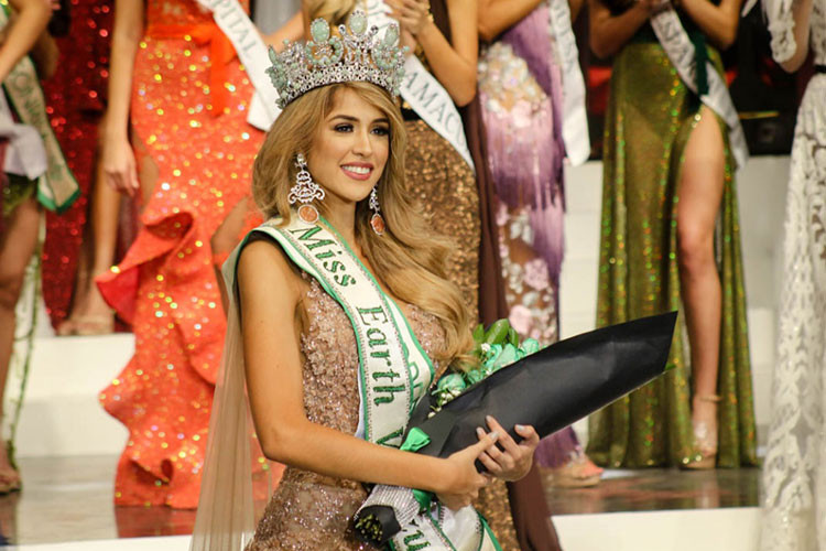 Diana Silva Francisco - đại diện Venezuela được dự đoán giành vương miện Hoa hậu Trái đất 2018 bởi có nhiều kinh nghiệm thi nhan sắc. Cô từng đoạt các danh hiệu Miss Earth Lara 2018, Miss City Tourism World 2017 và Miss Turismo Venezuela 2017.