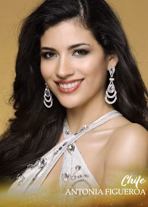Antonia Cristal Figueroa đại diện Chile tại Hoa hậu Trái đất 2018. Trước đó, cô từng đoạt vương miện Hoa hậu Chile 2016 và thi đấu trường nhan sắc quốc tế Hoa hậu Thế giới 2016. Tại Hoa hậu Trái đất 2018, Antonia giành một giải bạc ở phần thi tài năng.
