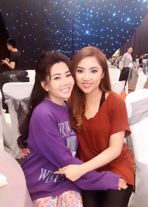 Gần đây, Mai Phương trở lại với công việc khi đi quay hình cho một chương trình. Tuy nhiên, cô vẫn ưu tiên việc dưỡng bệnh.