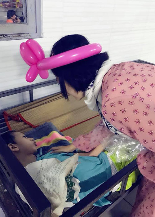 Đăng tải loạt ảnh, Mai Phương nhắn nhủ con gái: "Biết cảm nhận, sẻ chia nhiều hơn con nhé".