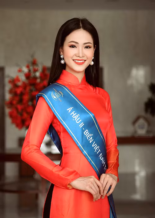 Phương Khánh được anh trai truyền cho không ít kinh nghiệm thi nhan sắc.