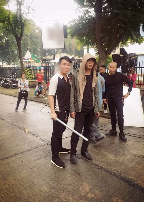 Được biết, nội dung phần ngoại truyện sẽ đưa khán giả ngược lại quá khứ để gặp lại Cảnh vào khoảng thời gian anh chưa bị tàu đâm.