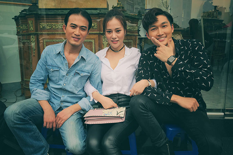 Thông tin nhân vật Cảnh do Doãn Quốc Đam sẽ trở lại với "Quỳnh búp bê" ngoại truyện khiến fan phấn khích. Ở phần ngoại truyện, Doãn Quốc Đam sẽ tái ngộ bạn diễn Phương Oanh.