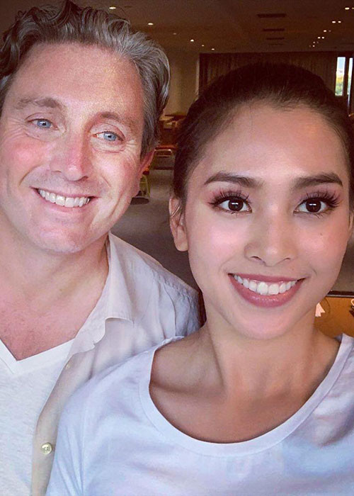 Ngoài chủ tịch cuộc thi, Tiểu Vy còn lọt vào mắt xanh của ông Brendan Morrissey - CEO của ứng dụng bình chọn tại cuộc thi.