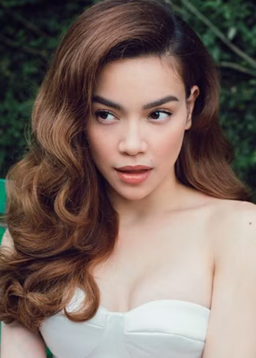 Không thể rời mắt khỏi vẻ đẹp mặn mà ở tuổi 34 của Hà Hồ. Ảnh: Saostar