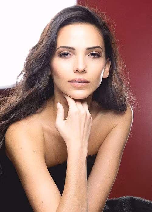 Cổng bình chọn trên Facebook và Instagram sẽ lần lượt đóng vào lúc 13h và 17h ngày 27/11 theo giờ Ba Lan. Hiện, đại diện Việt Nam Minh Tú cùng các thí sinh đồng loạt kêu gọi fan bình chọn.