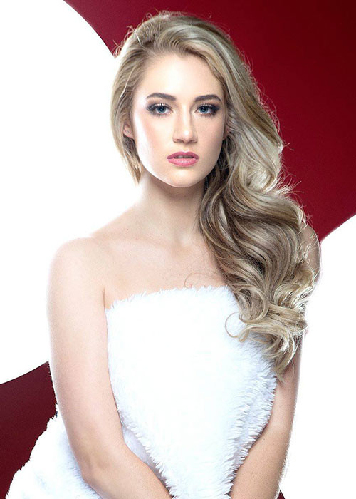 Dàn thí sinh có ảnh chân dung tuyệt đẹp còn gồm có Belinde Schreuder đến từ Nam Phi.