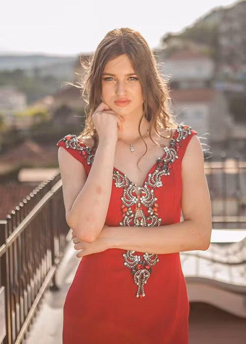 Đại diện Montenegro cao 1m76, thích chơi đàn guitar, tennis, nhảy múa, ca hát. Natalija cho hay cô có thể nói tiếng Anh và một chút tiếng Pháp.