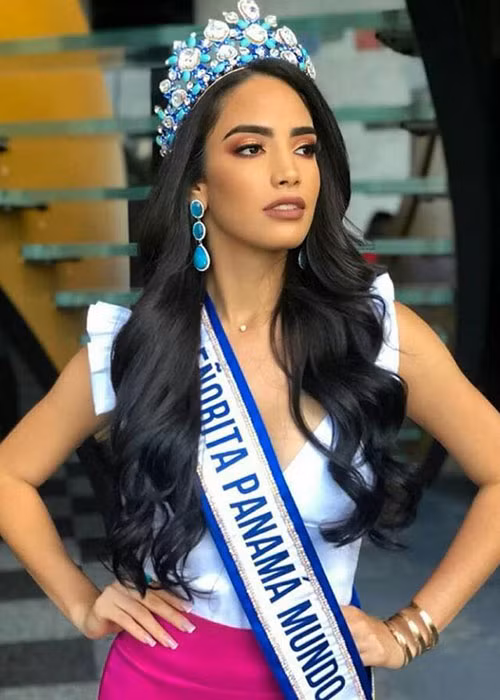 Đến từ Panama, Solaris Barba năm nay 19 tuổi, cao 1m75. Đối thủ của Tiểu Vy đang học ngành kinh doanh quốc tế, marketing.