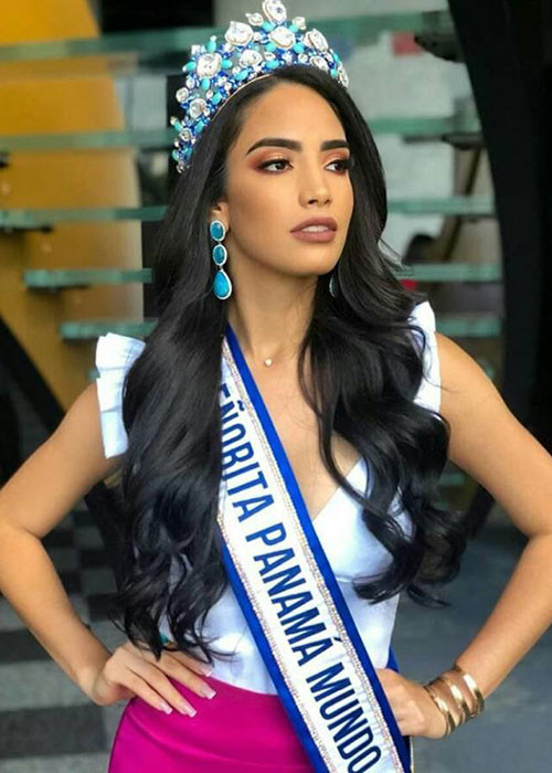 Đến từ Panama, Solaris Barba năm nay 19 tuổi, cao 1m75. Đối thủ của Tiểu Vy đang học ngành kinh doanh quốc tế, marketing.