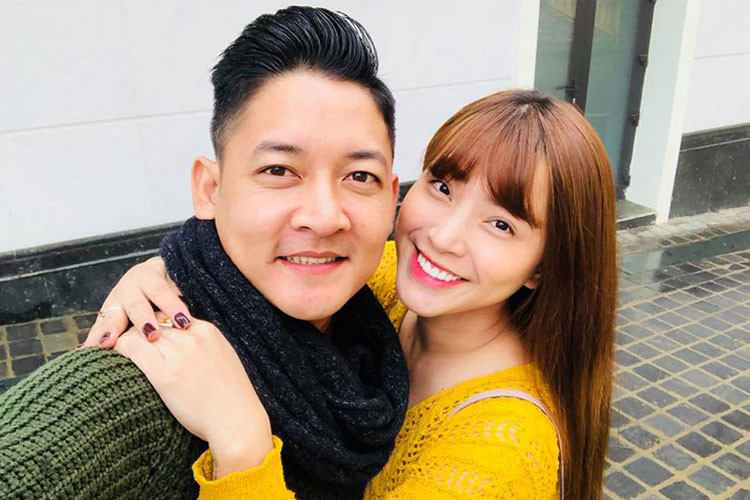 "Chẳng phải mạnh mẽ gì đâu. Chỉ là nỗi niềm của 1 người làm mẹ. Duyên này kiếp trước tu hay nợ mới có mình không biết nhưng vẫn thầm cảm ơn trời vì đã cho con được làm mẹ. Được làm điều lớn lao, cao cả nhất đời của 1 người phụ nữ", Hải Băng chia sẻ.