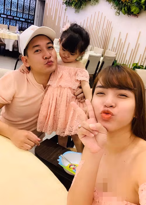 Nữ ca sĩ bày tỏ vô cùng hạnh phúc và gửi lời cảm ơn đến chồng con.