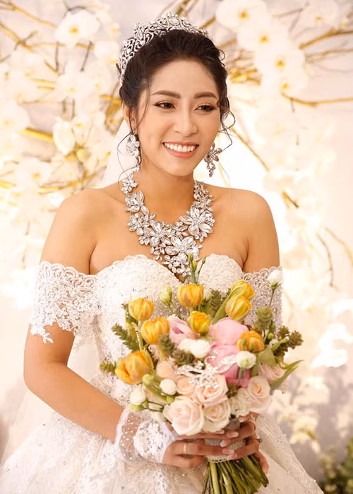 Đặng Thu Thảo bất ngờ công khai bạn trai đồng thời chia sẻ về đám cưới vào hồi tháng 6/2018. Ảnh: Zing